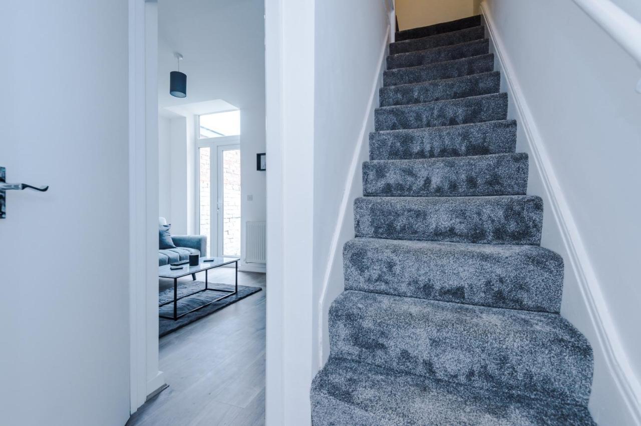 Cosy 3 Bed 3 Bath House - Central Liverpool -Self Check-In & Free Parking! Vila Exterior foto