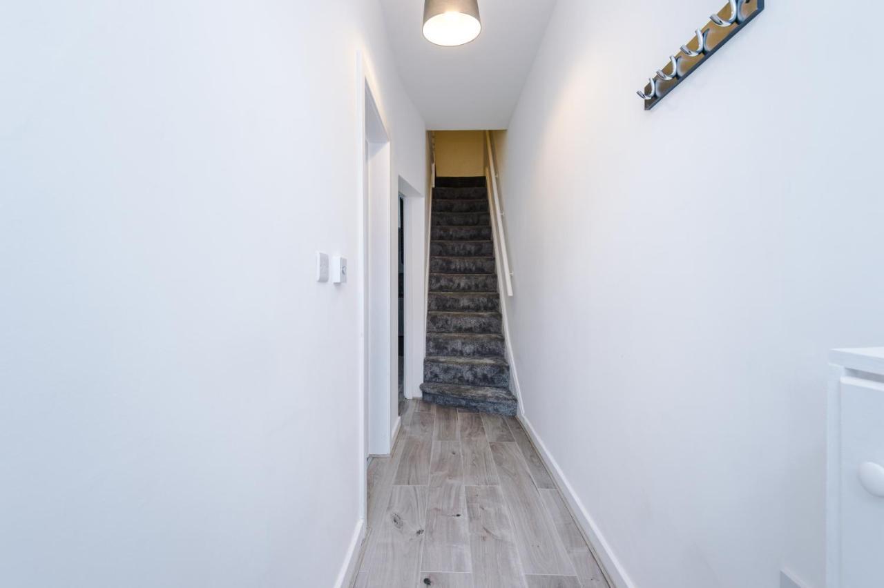 Cosy 3 Bed 3 Bath House - Central Liverpool -Self Check-In & Free Parking! Vila Exterior foto
